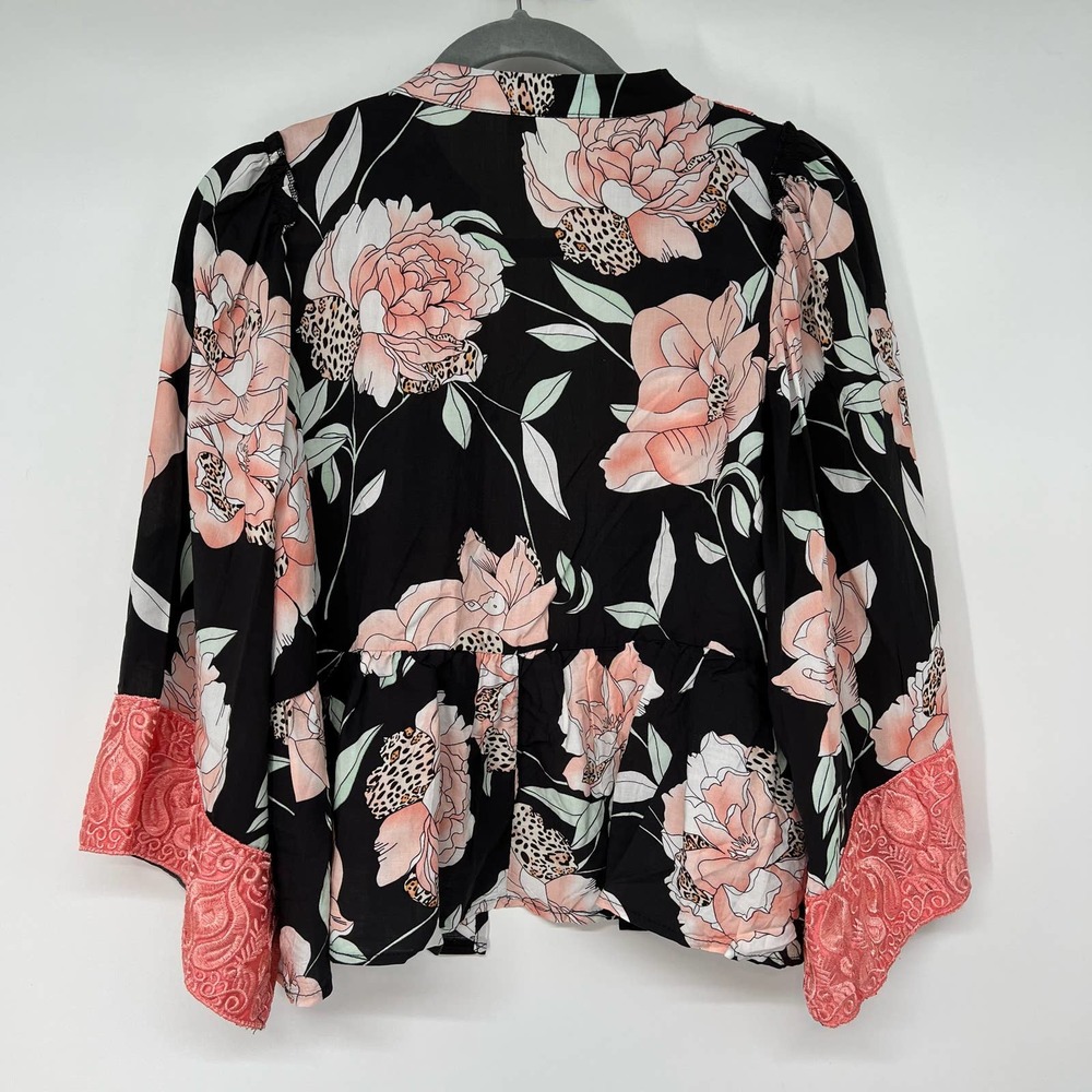 Jaase Floral Kimono Crop Cardigan Women's Sz M Black Pink Rayon Embroidered Trim - Picture 2 of 8